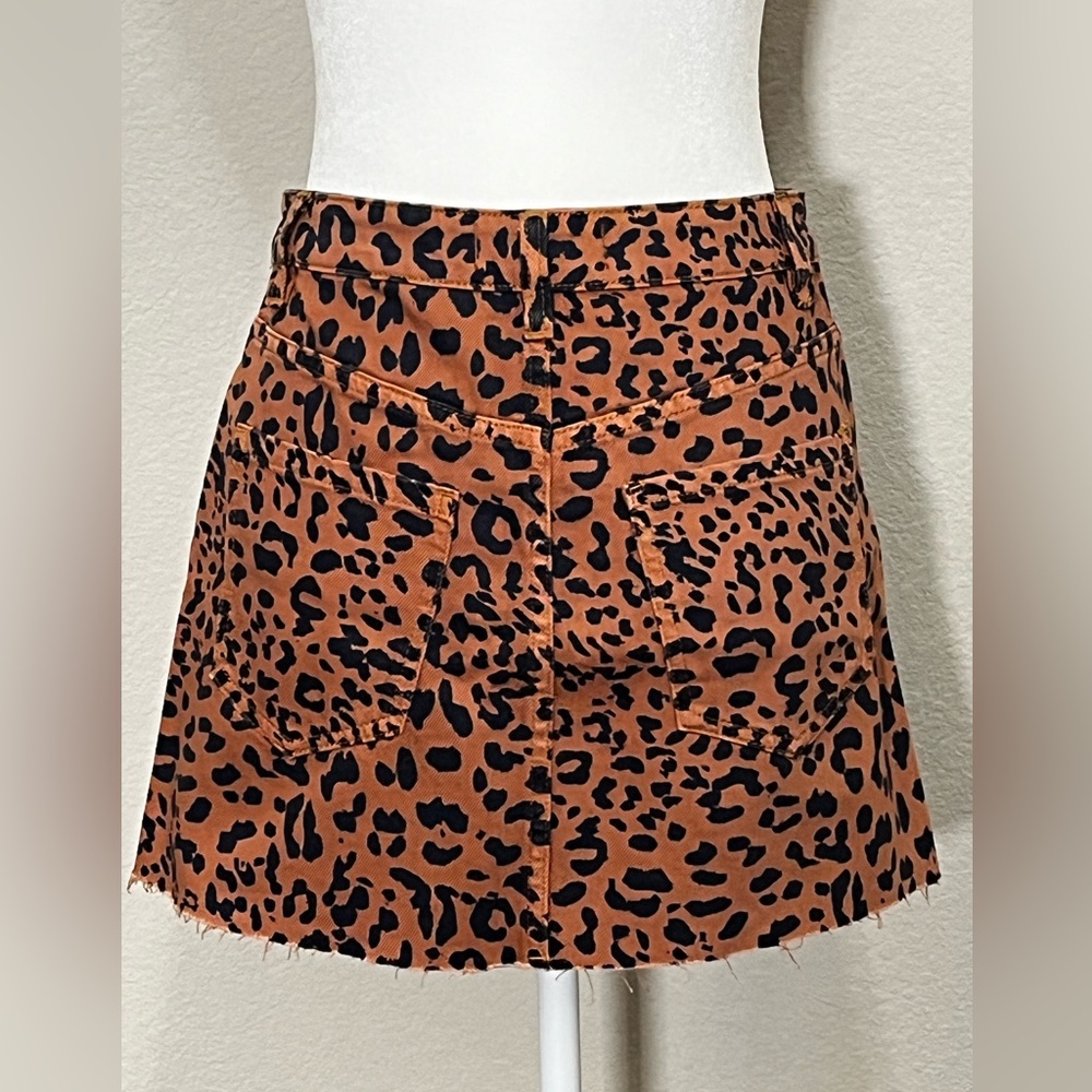 Free People NWT Leopard Print Frayed Hem Front Zip Mini Denim Skirt Size XS - Picture 6 of 14